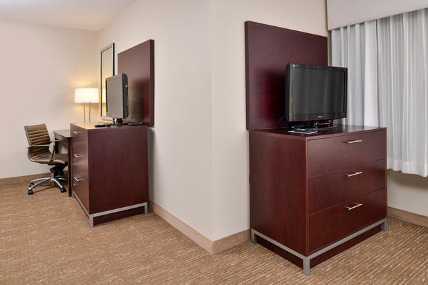 Images Holiday Inn Express & Suites Lafayette by IHG