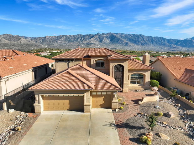 Images Ryan Comstock Realtor / Tucson / Oro Valley / eXp Realty