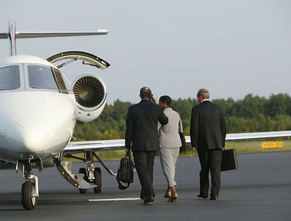 Kayar Taxi und Flughafen Transfer, Schaffhauserstrasse 114 in Kloten