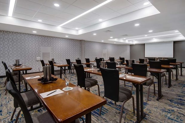 Images Embassy Suites by Hilton Detroit Metro Airport