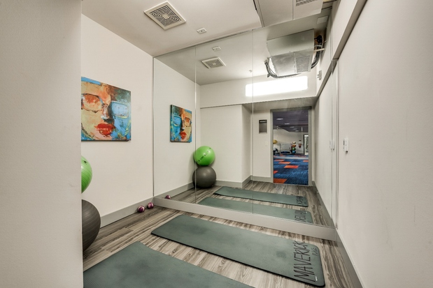 Images Maverick Place Apartments