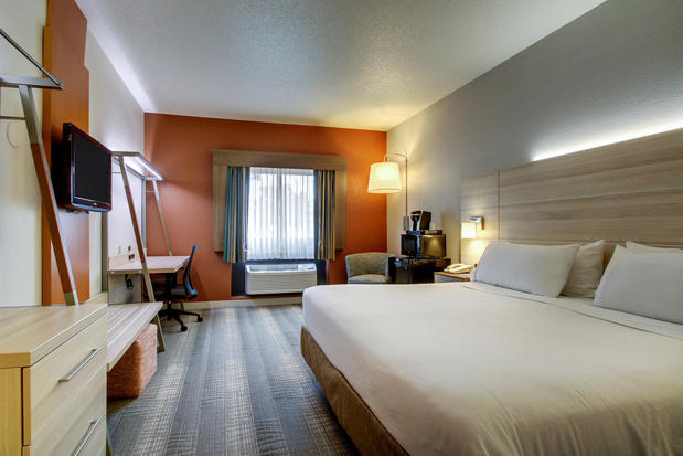 Images Holiday Inn Express Milwaukee N-Brown Deer/Mequon, an IHG Hotel