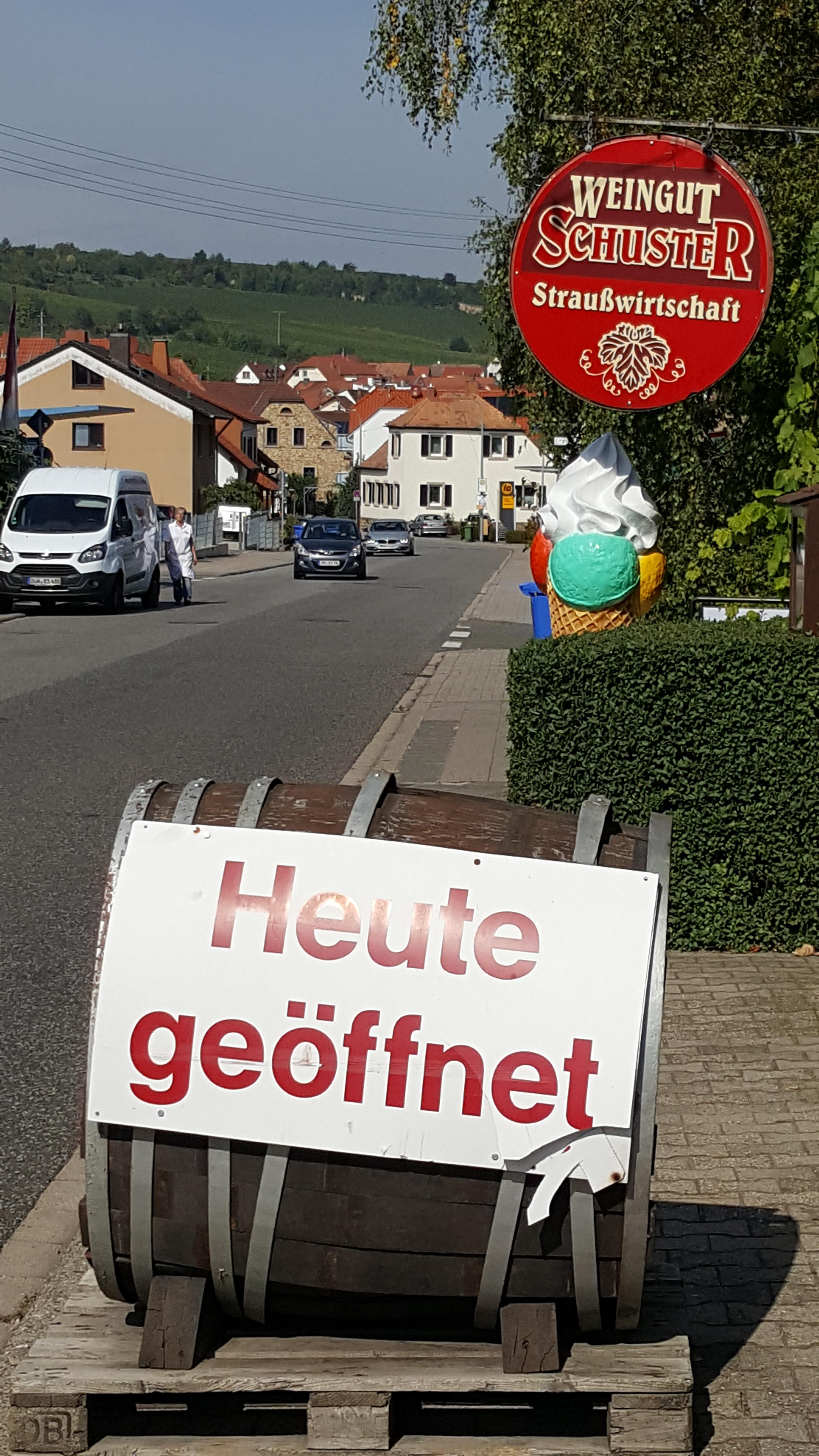 Straußwirtschaft & Eiscafé Schuster, Weinstr. 18 in Kallstadt