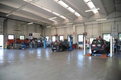 Images Auto-Service 2000 - Motrio Groupe Renault