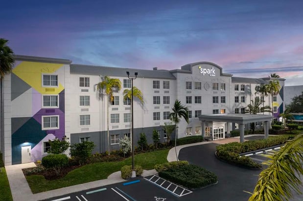 Images Spark by Hilton Miami Doral