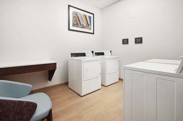 Images Embassy Suites by Hilton Atlanta Airport North