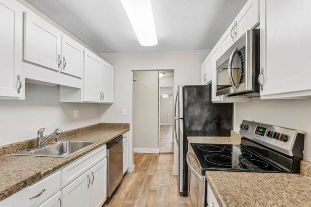 Images Summerwood Apartments
