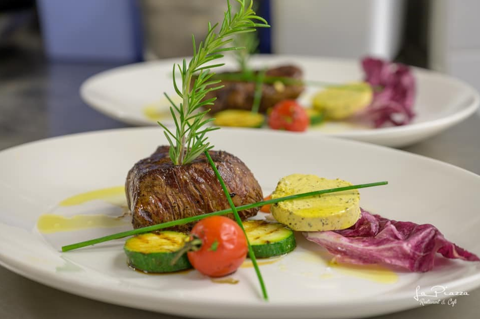 Restaurant La Piazza Friesenberg, Friesenbergplatz 7 in Zürich