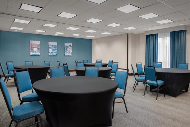 Images Hampton Inn & Suites Omaha-Downtown