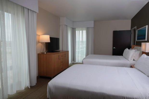 Images Holiday Inn Cincinnati N - West Chester by IHG