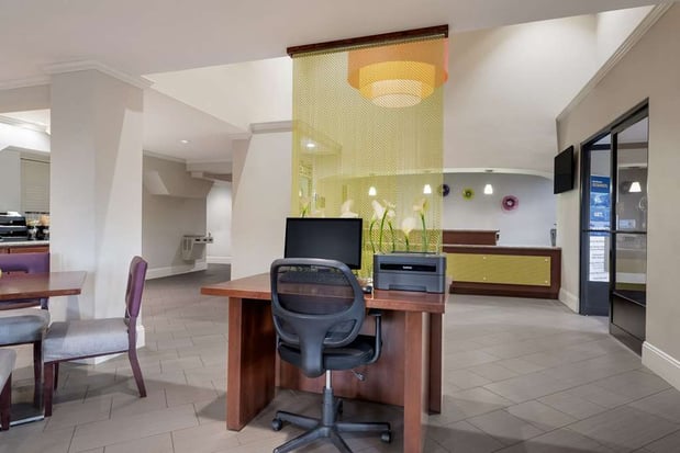 Images SureStay by Best Western Deer Park