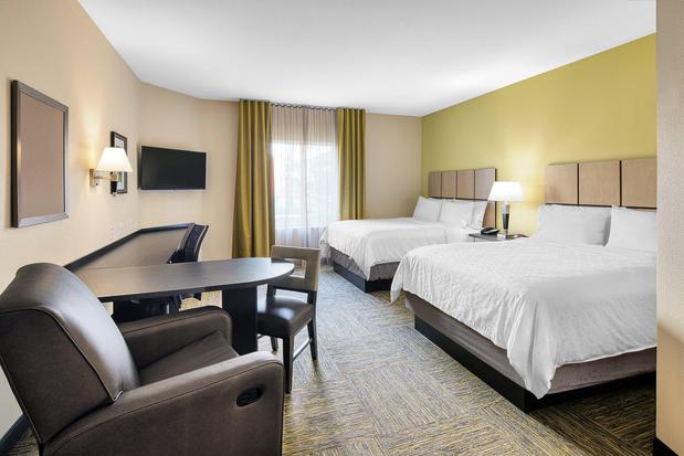 Images Candlewood Suites Building 38300