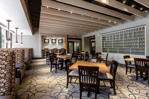 Images Holiday Inn Chicago North-Evanston by IHG