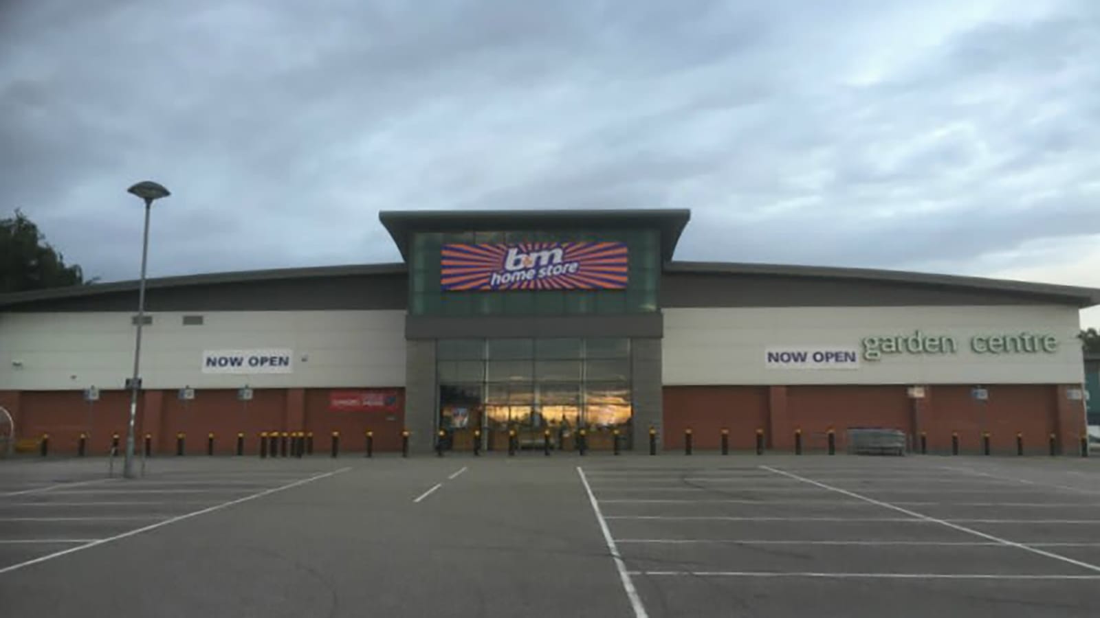 Images B&M Home Store with Garden Centre
