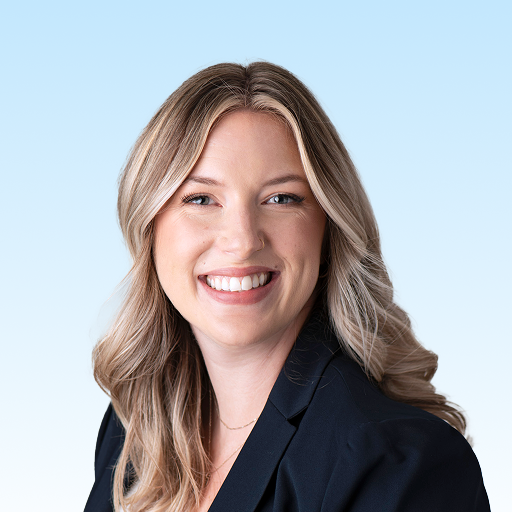 Lindsey Rideout headshot.