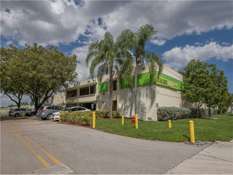 Beauty Image - Extra Space Storage at 2523 NW 6th St, Fort Lauderdale, FL 33311