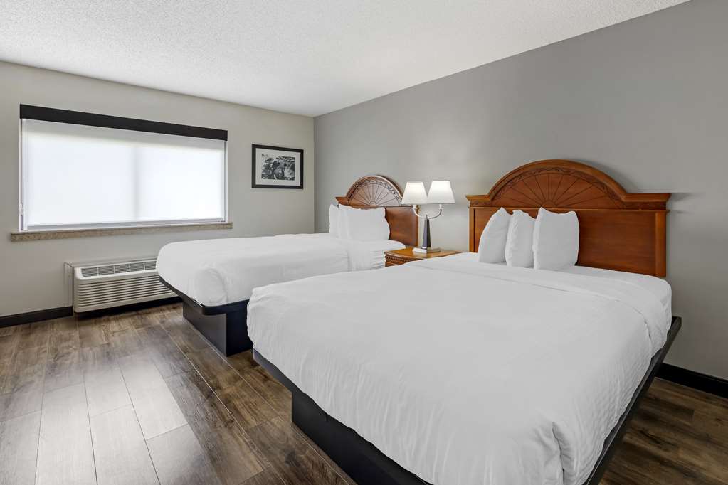 Double Queen Suite