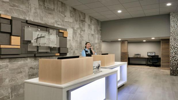 Images Holiday Inn Express Williamsbrg Busch Gardens Area by IHG