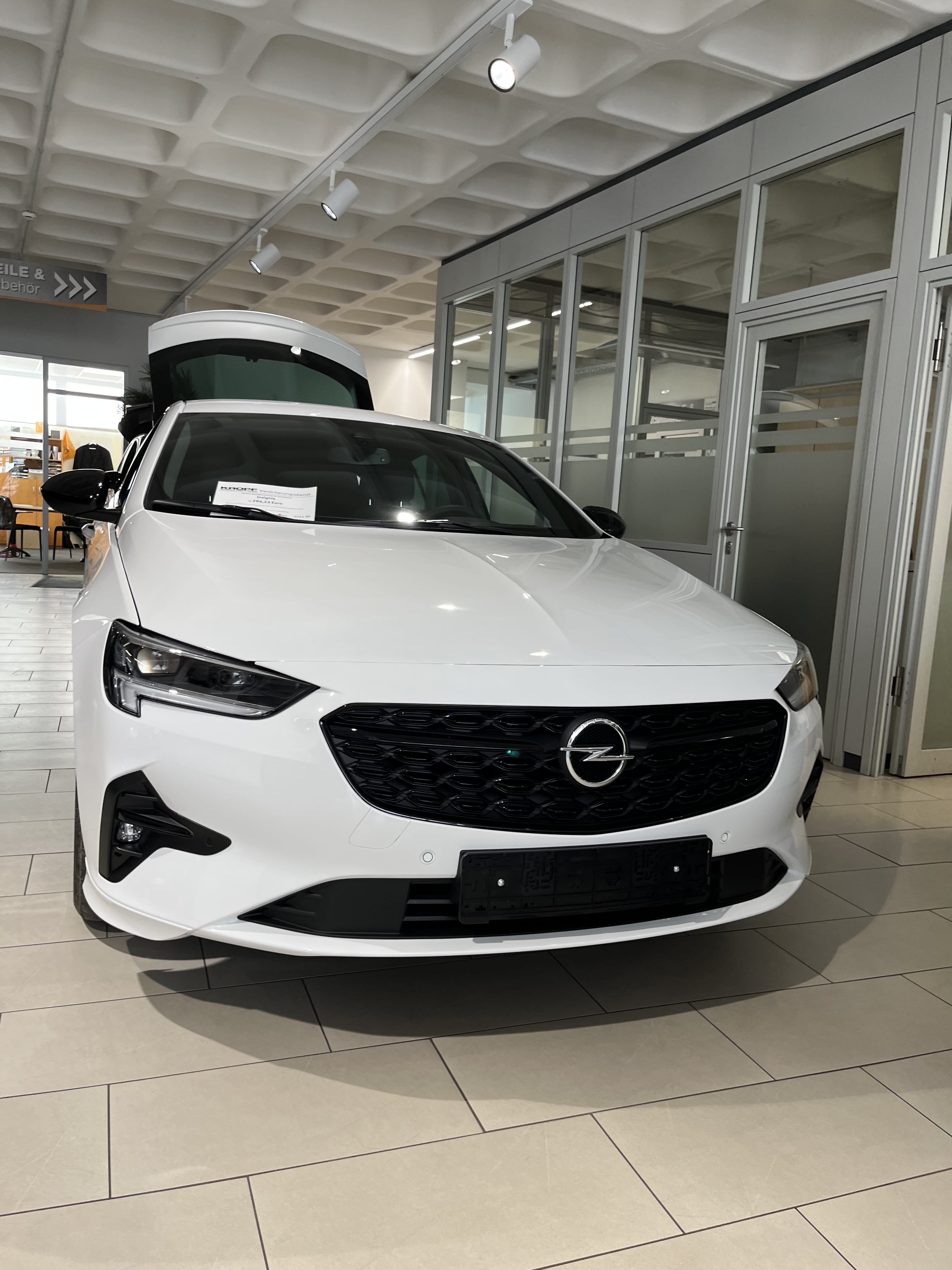 Opel Insignia in weiß