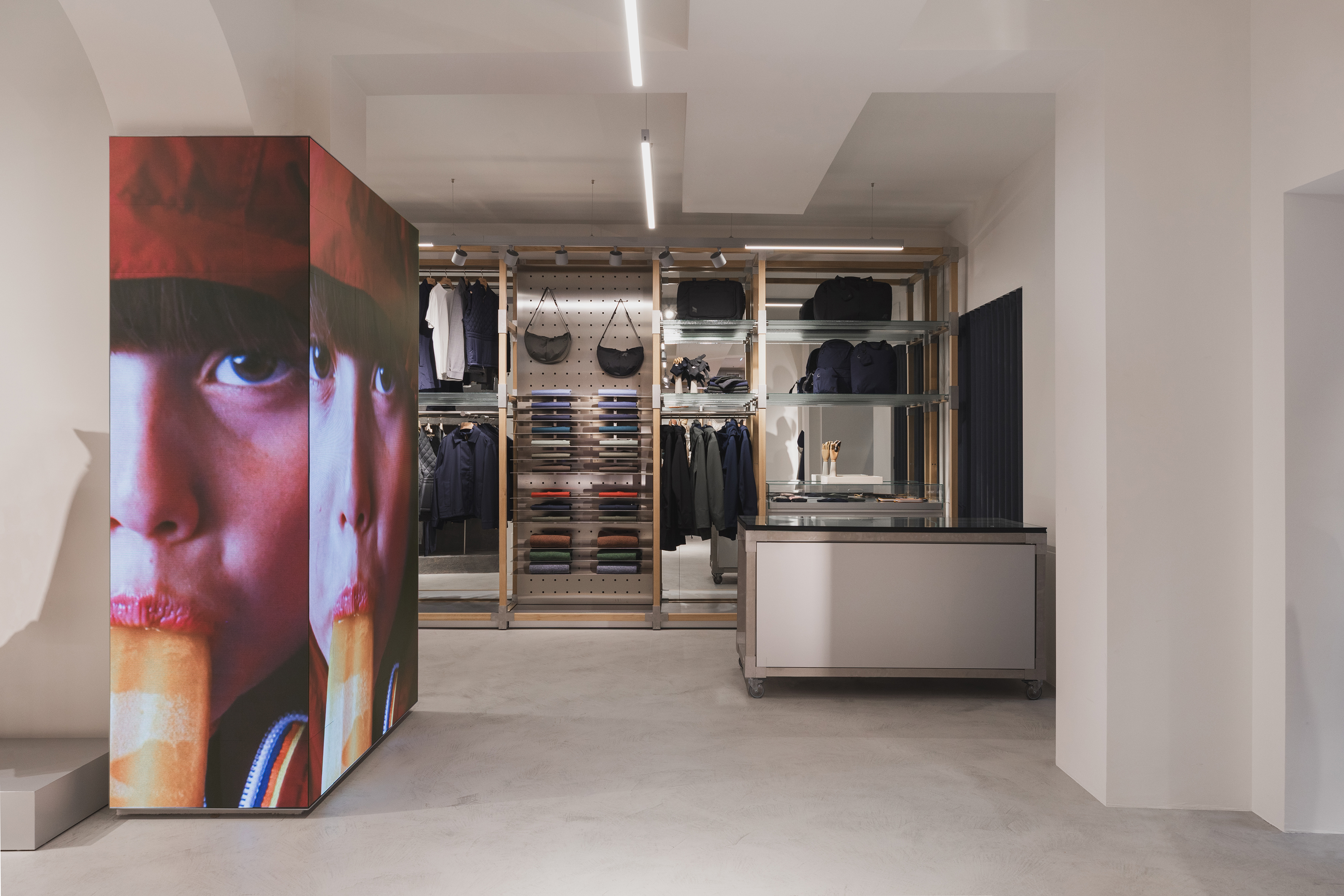 Images K-Way 34 Milano