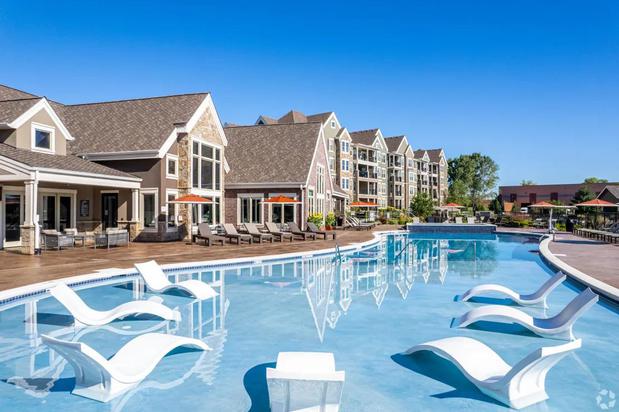 Images Waterside Residences on Quivira