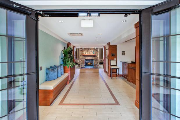 Images Staybridge Suites Cleveland Mayfield Heights Beachwd by IHG