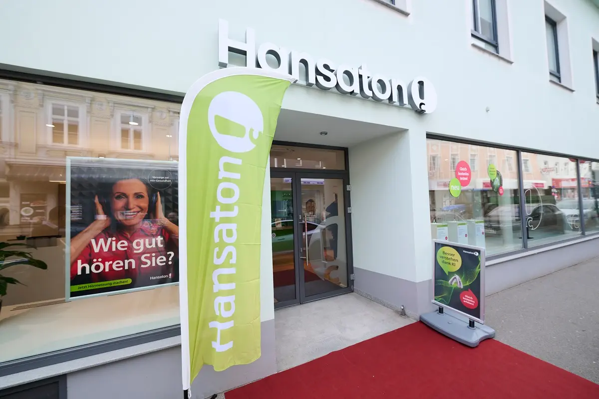 Das Team vom Hansaton Hörkompetenz-Zentrum {city} freut sich auf Ihren Besuch!