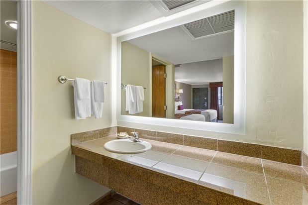 Images Best Western Plus Arroyo Roble Hotel & Creekside Villas
