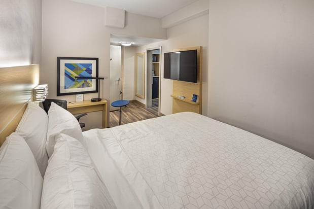 Images Holiday Inn Express & Suites Atlanta Downtown by IHG
