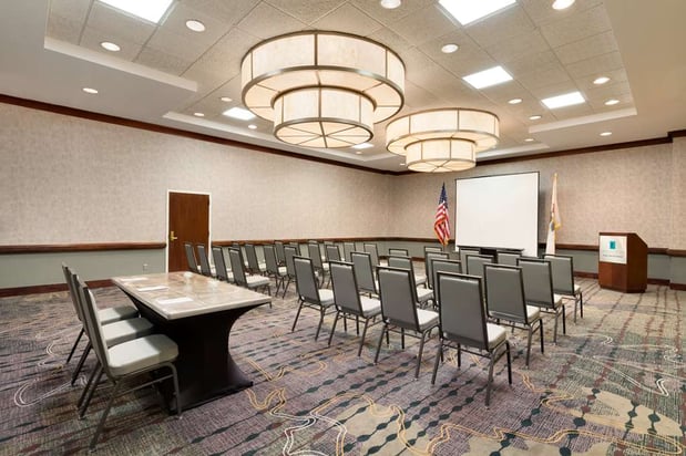 Images Embassy Suites by Hilton Chicago North Shore Deerfield