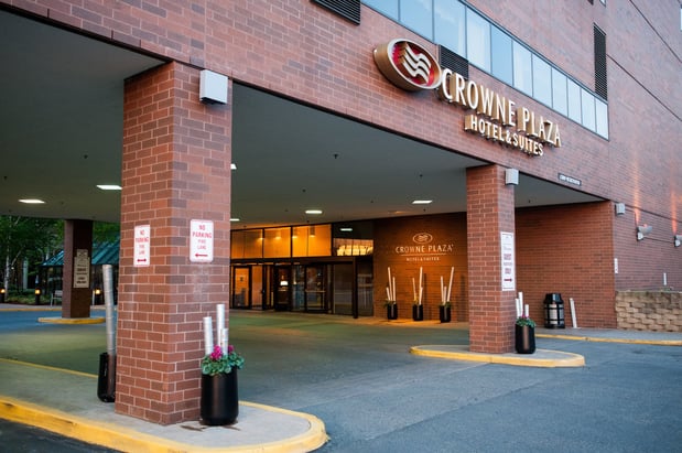 Images Crowne Plaza Suites Msp Airport - Mall of America by IHG