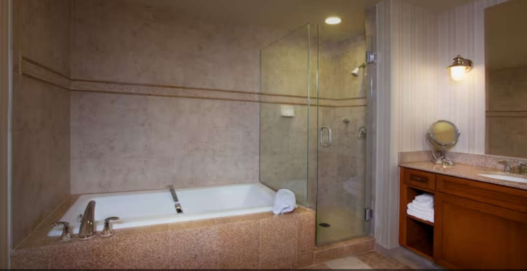 Disney's Paradise Pier Hotel Malibu Suite 1-2 Bedrooms Bathroom
