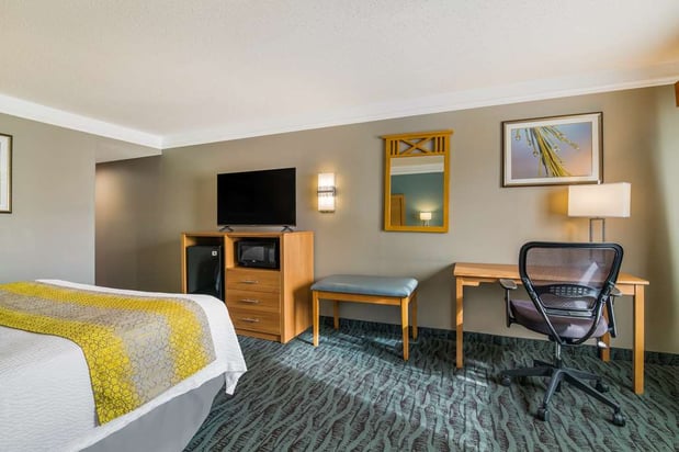 Images Best Western Plus Executive Court Inn & Conference Center