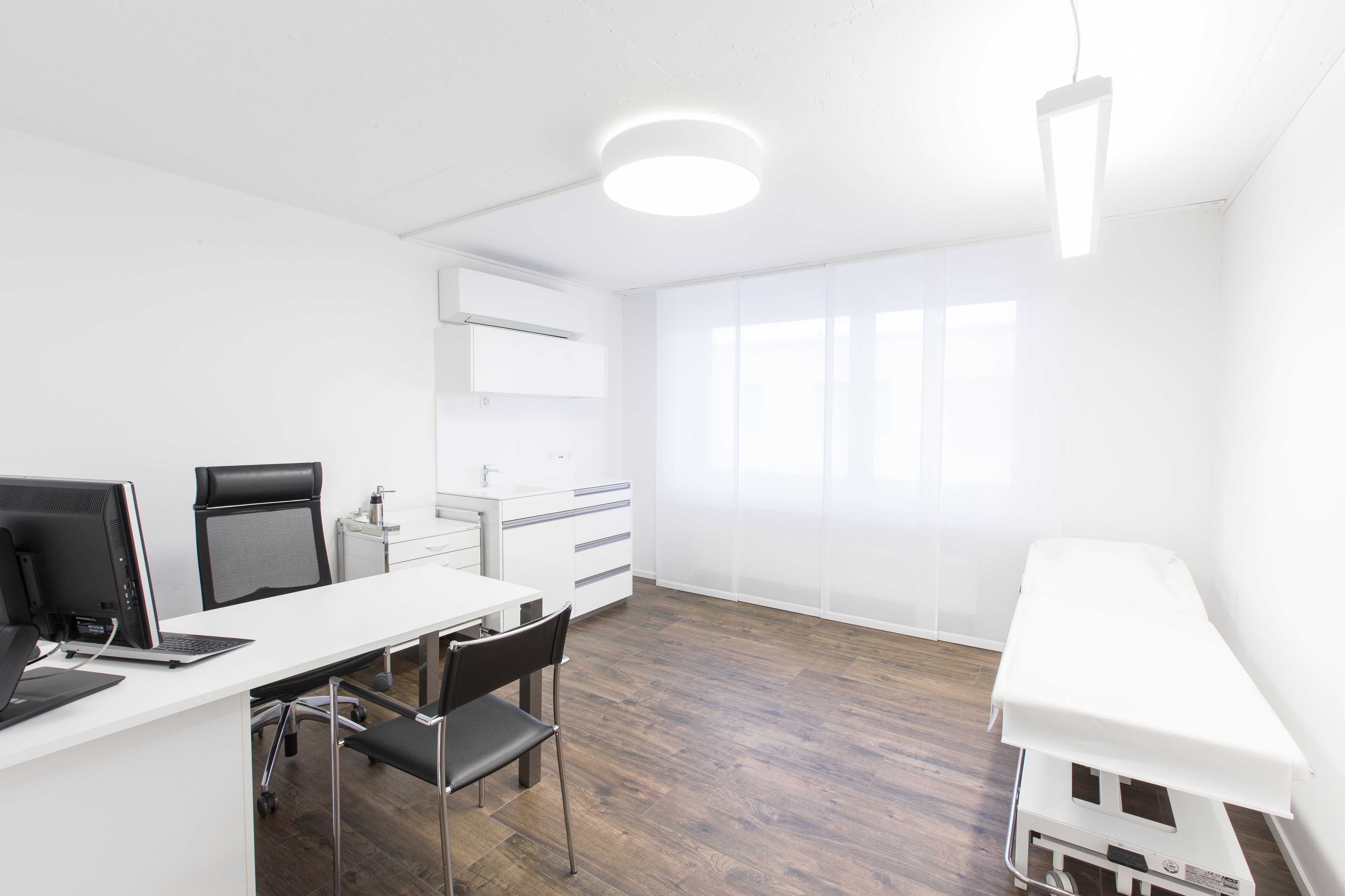 Bilder Dermis Hautklinik Bülach AG
