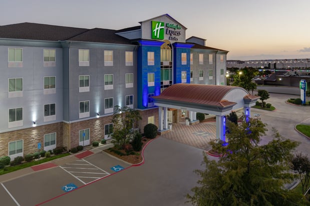 Images Holiday Inn Express & Suites Dallas W - I-30 Cockrell Hill by IHG