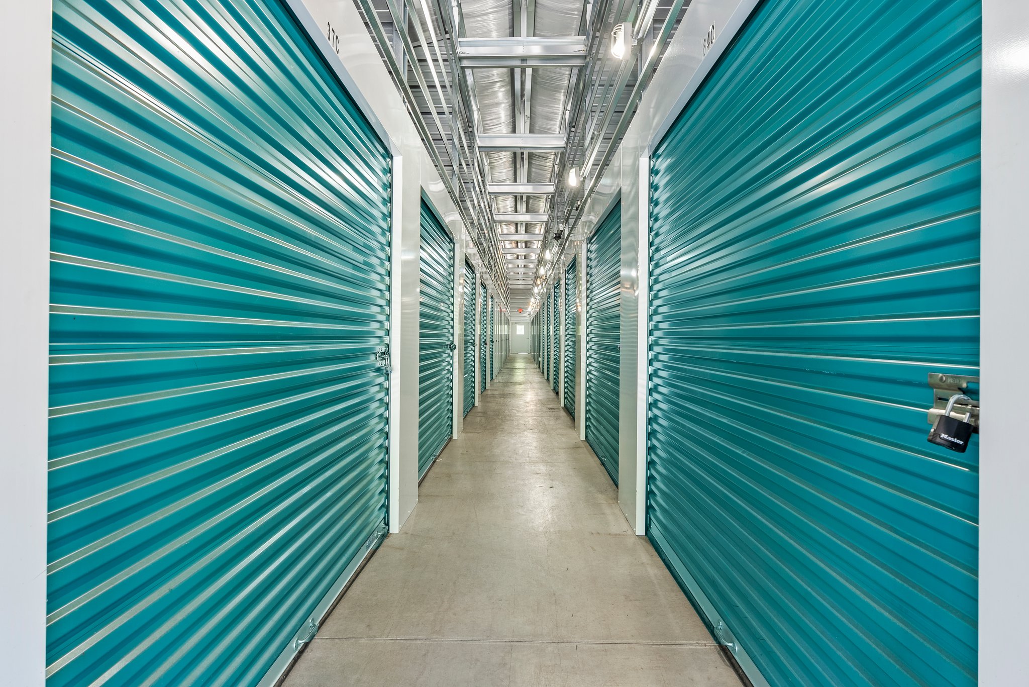 Clean storage units in Massachusetts