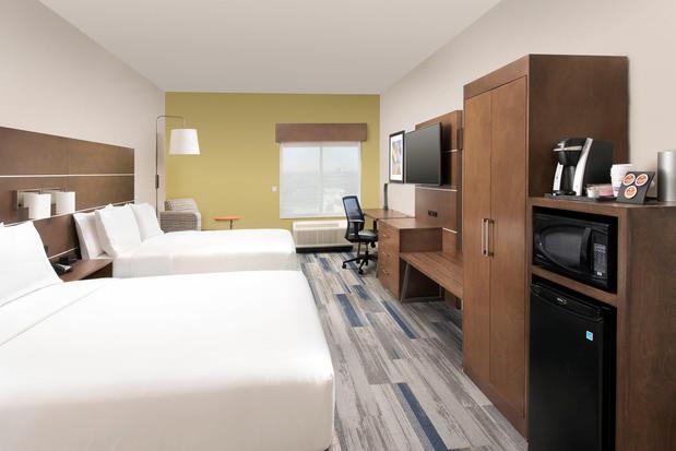 Images Holiday Inn Express & Suites San Antonio North - Windcrest by IHG