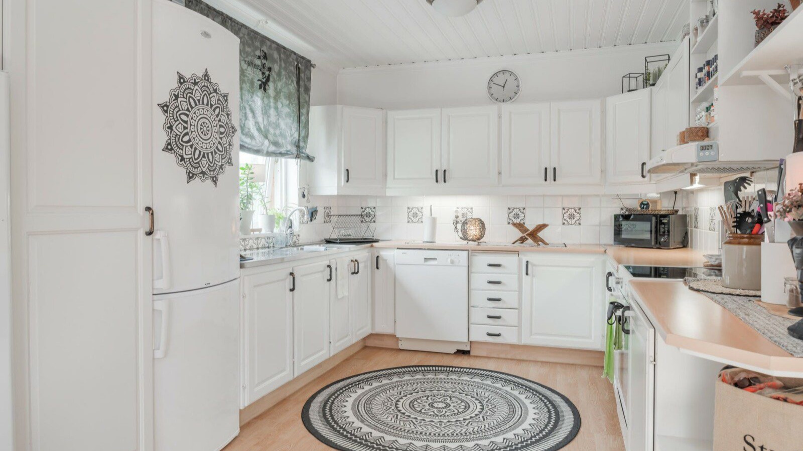 Images Guestly Homes - Big & cozy apartment in the city