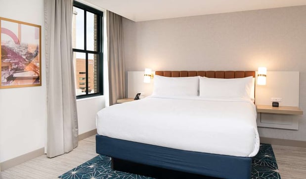 Images Hilton Garden Inn Flint Downtown