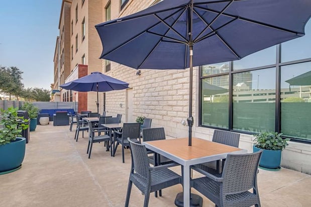 Images Hampton Inn & Suites Farmers Branch Dallas