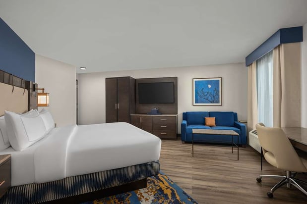 Images Hotel Westport Kansas City, Tapestry Collection by Hilton