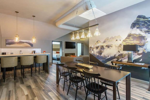 Images Hotel Saranac, Curio Collection by Hilton