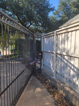 Images A+ Arlington Fence and Gate Repairs