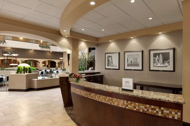 Images Embassy Suites by Hilton Kansas City International Airport