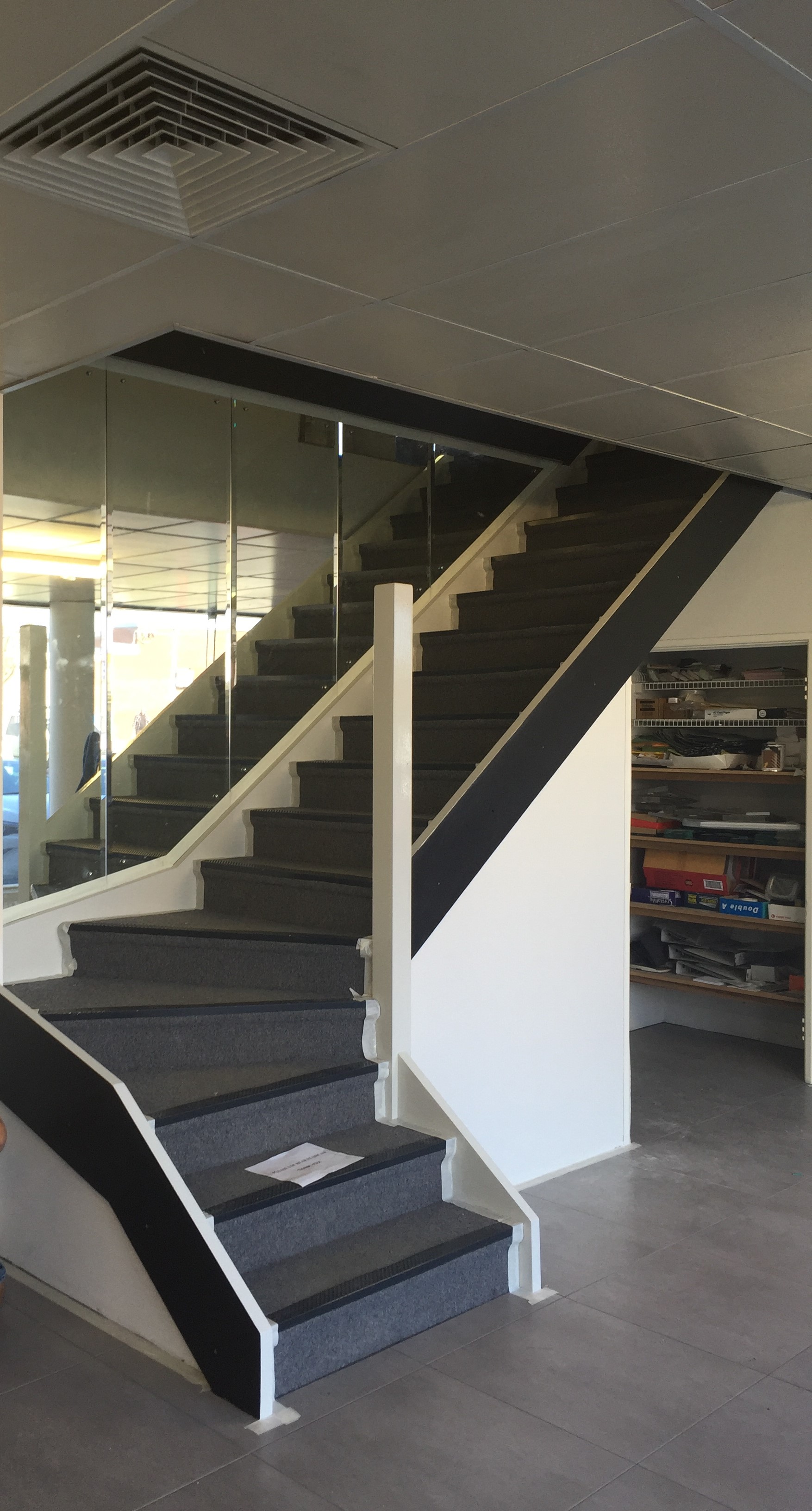 Images Stirling Glass and Aluminium