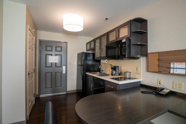 Images Candlewood Suites St. Joseph by IHG