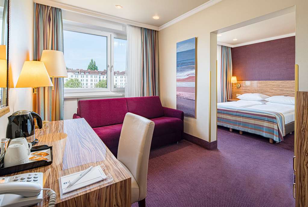 Best Western Raphael Hotel Altona, Praesident-Krahn-Strasse 13 in Hamburg