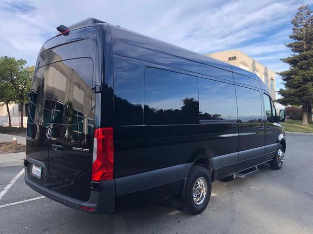 Images marin town cars & limousines service