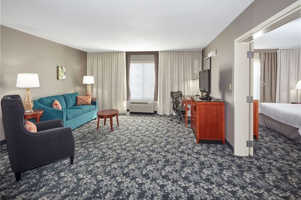 Images Hilton Garden Inn Lake Forest Mettawa