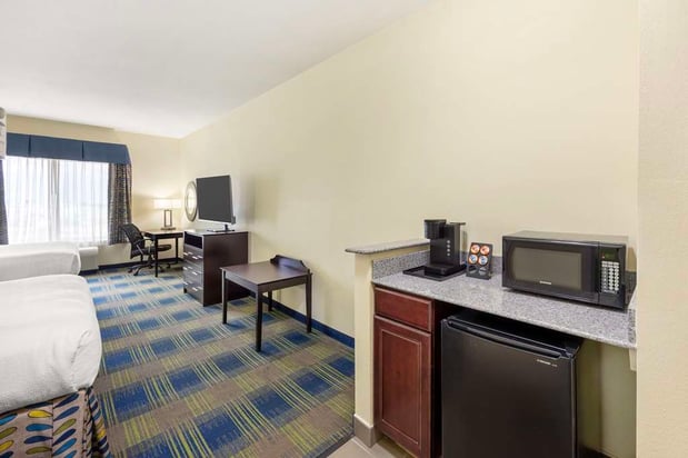 Images Best Western Plus Pratt